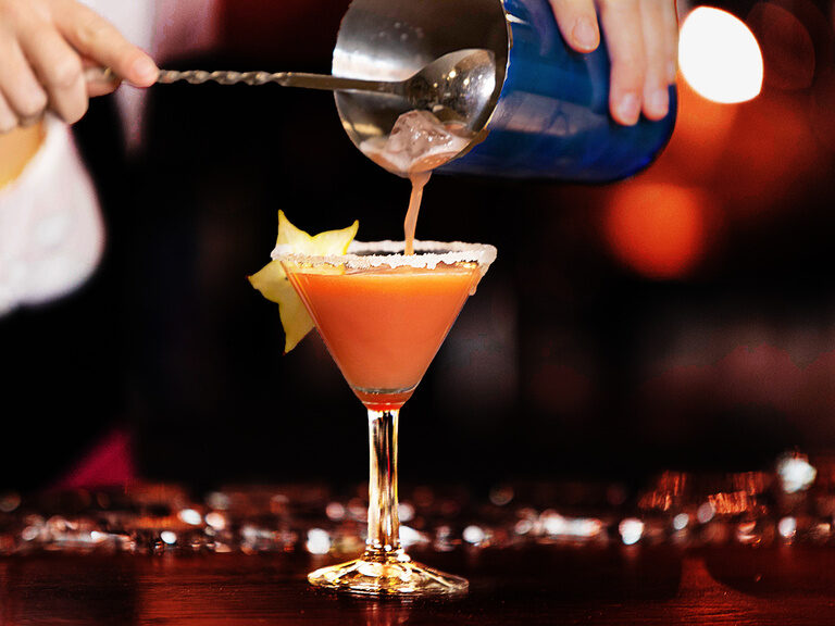 Cocktail in der Alp-Bar