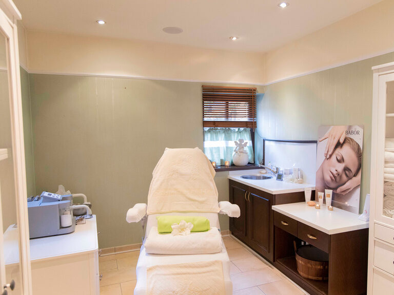 Massageliege im Schmelmer Hof