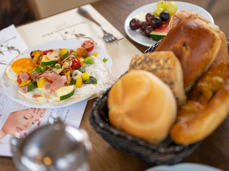 Frühstück im Schmelmer Hof