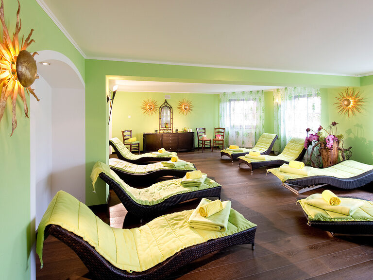 Ruhebereich mit Liegen